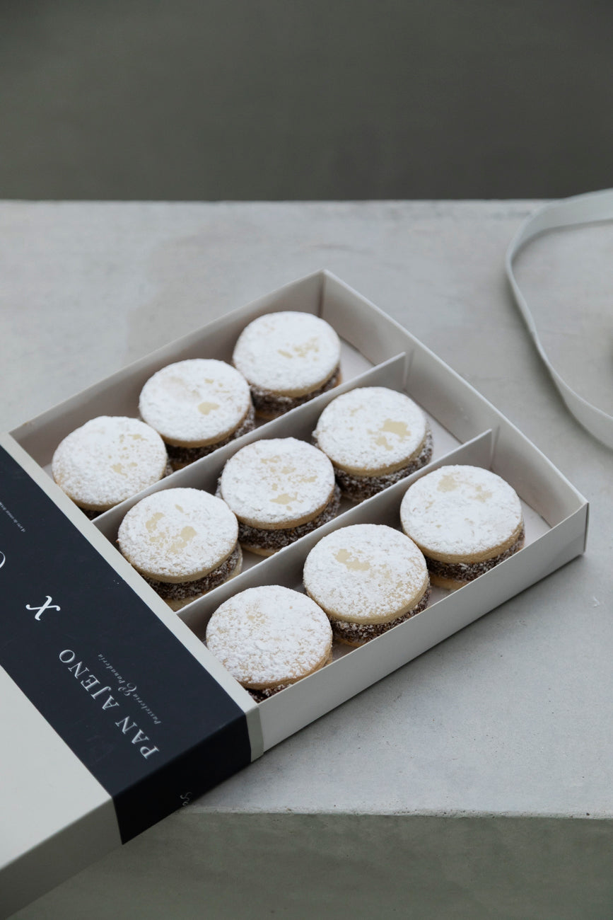 Alfajores x Pan Ajeno